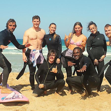 Lisbon Soul Surf Camp Hostel Cascais Bagian luar foto