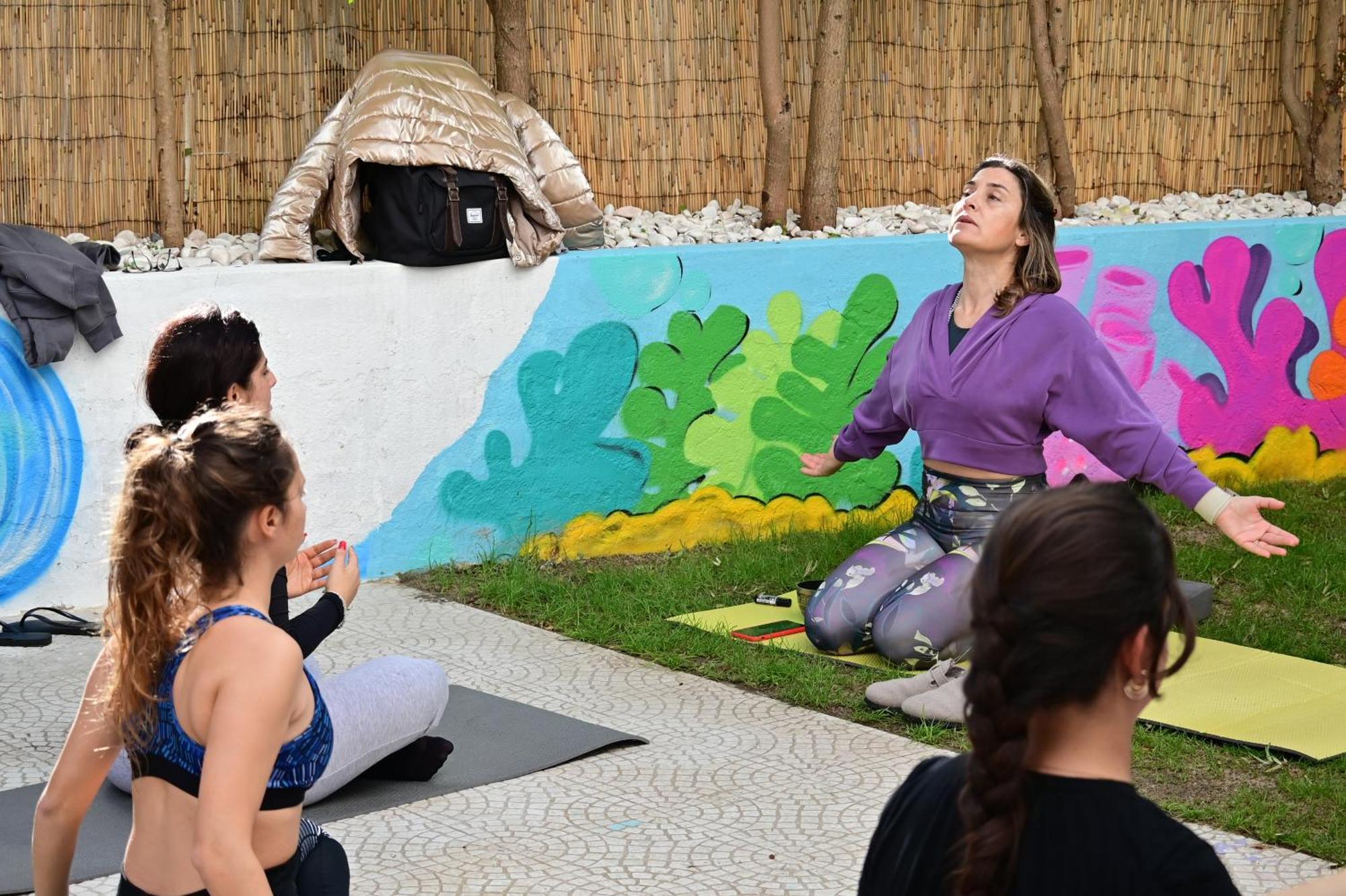 Lisbon Soul Surf Camp Hostel Cascais Bagian luar foto
