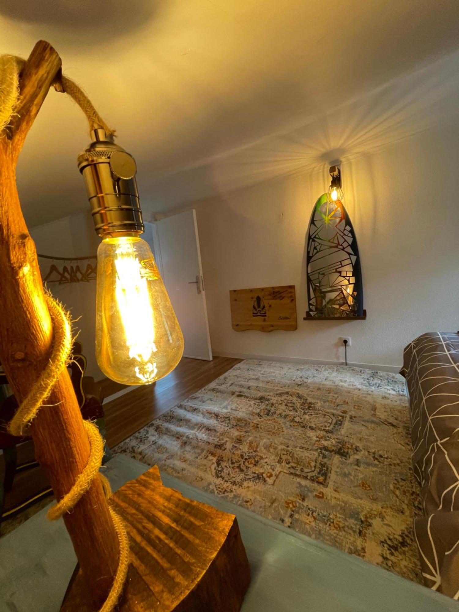 Lisbon Soul Surf Camp Hostel Cascais Bagian luar foto