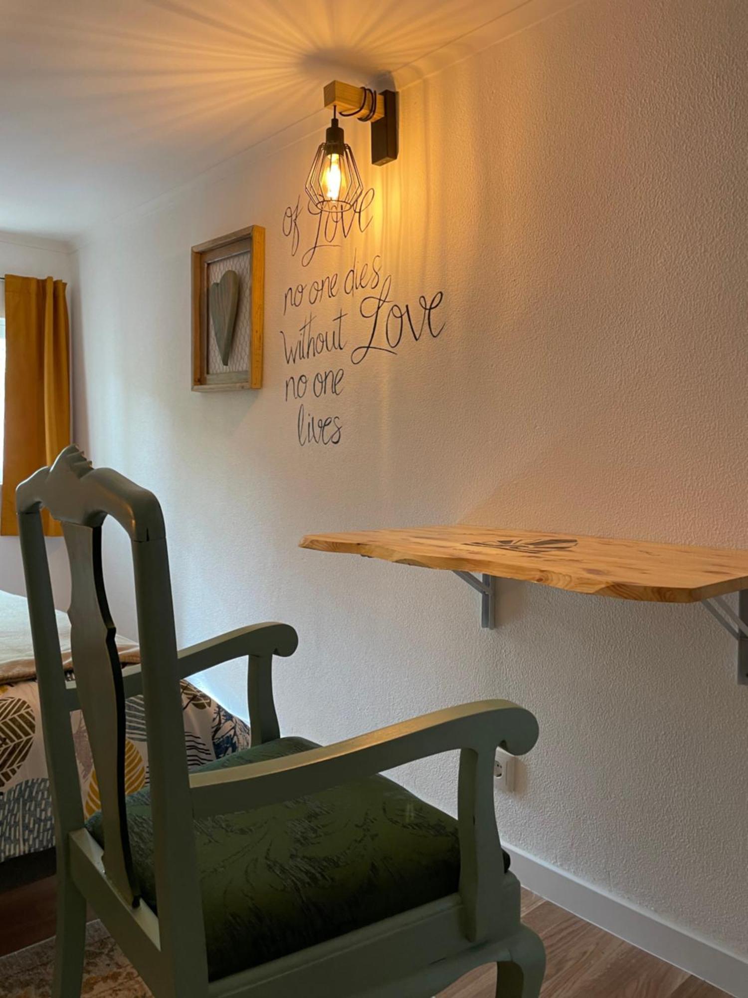 Lisbon Soul Surf Camp Hostel Cascais Bagian luar foto