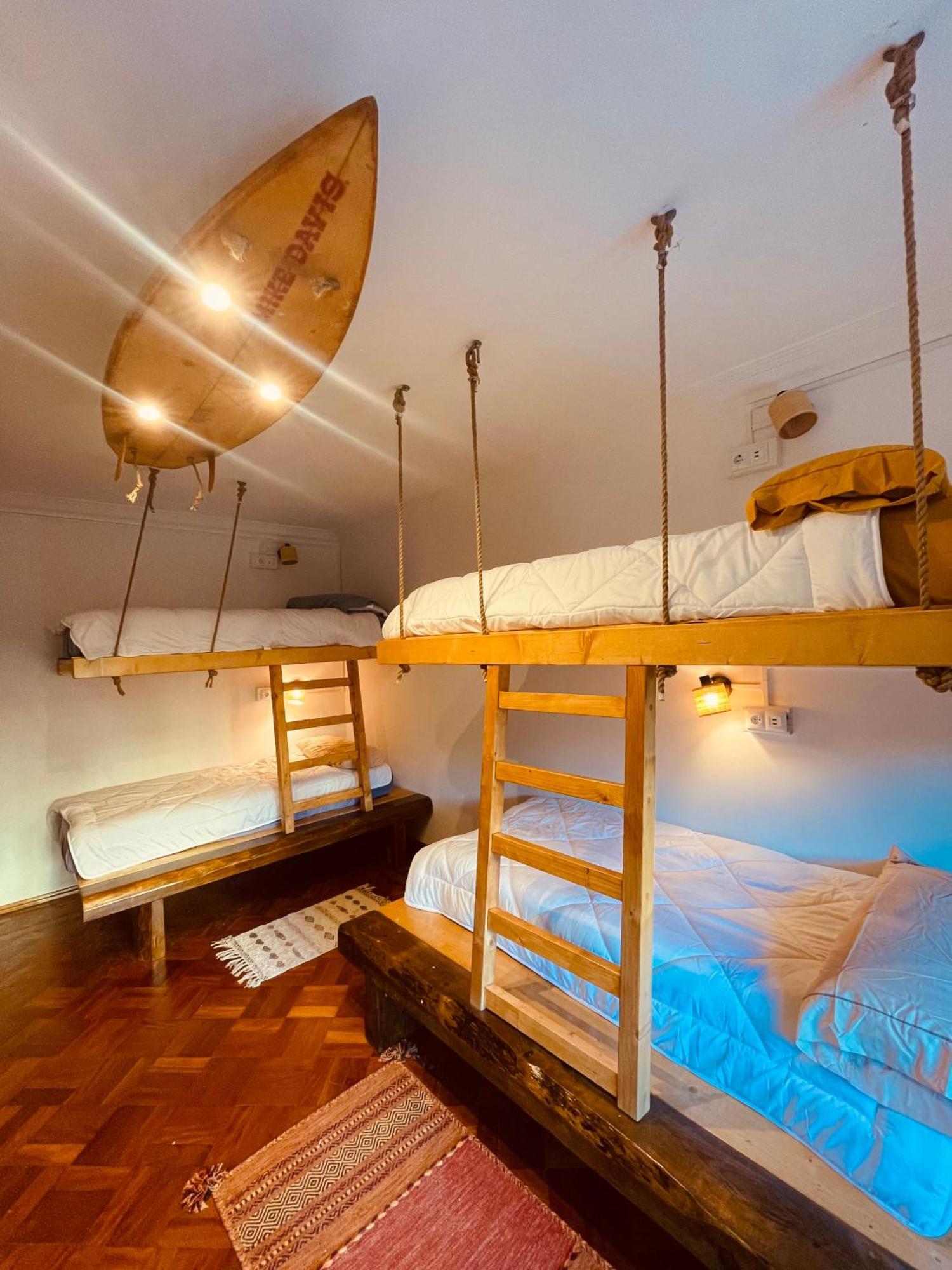 Lisbon Soul Surf Camp Hostel Cascais Bagian luar foto