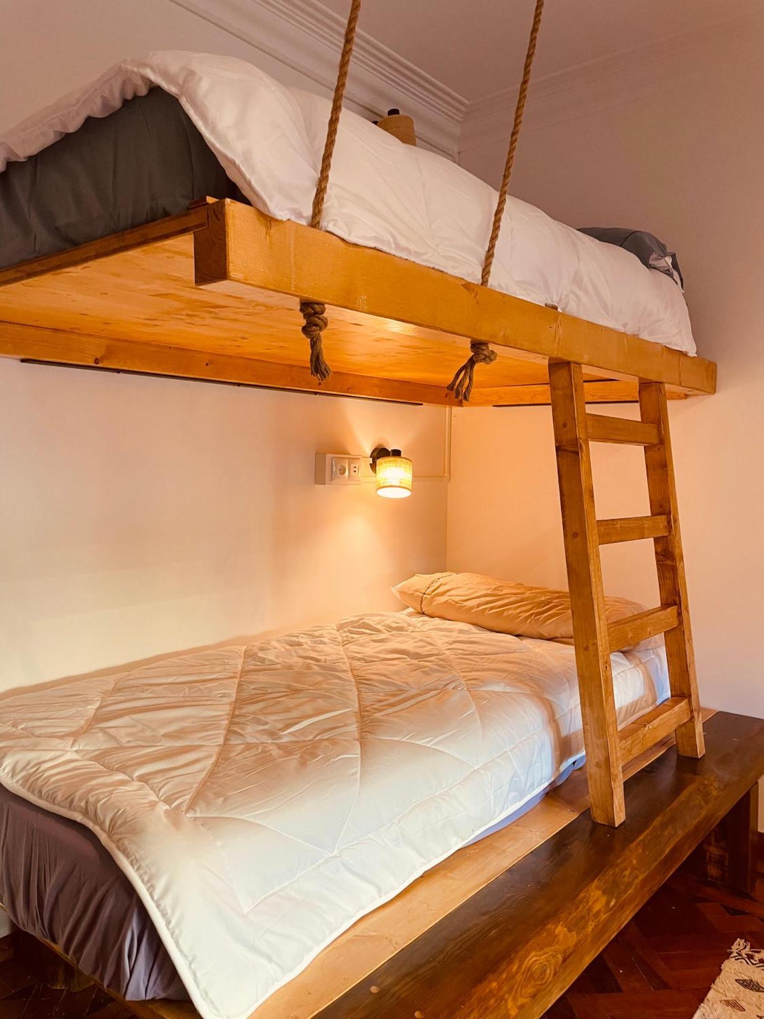 Lisbon Soul Surf Camp Hostel Cascais Bagian luar foto