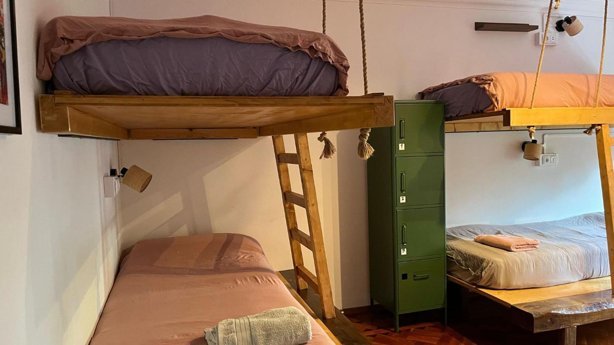 Lisbon Soul Surf Camp Hostel Cascais Bagian luar foto