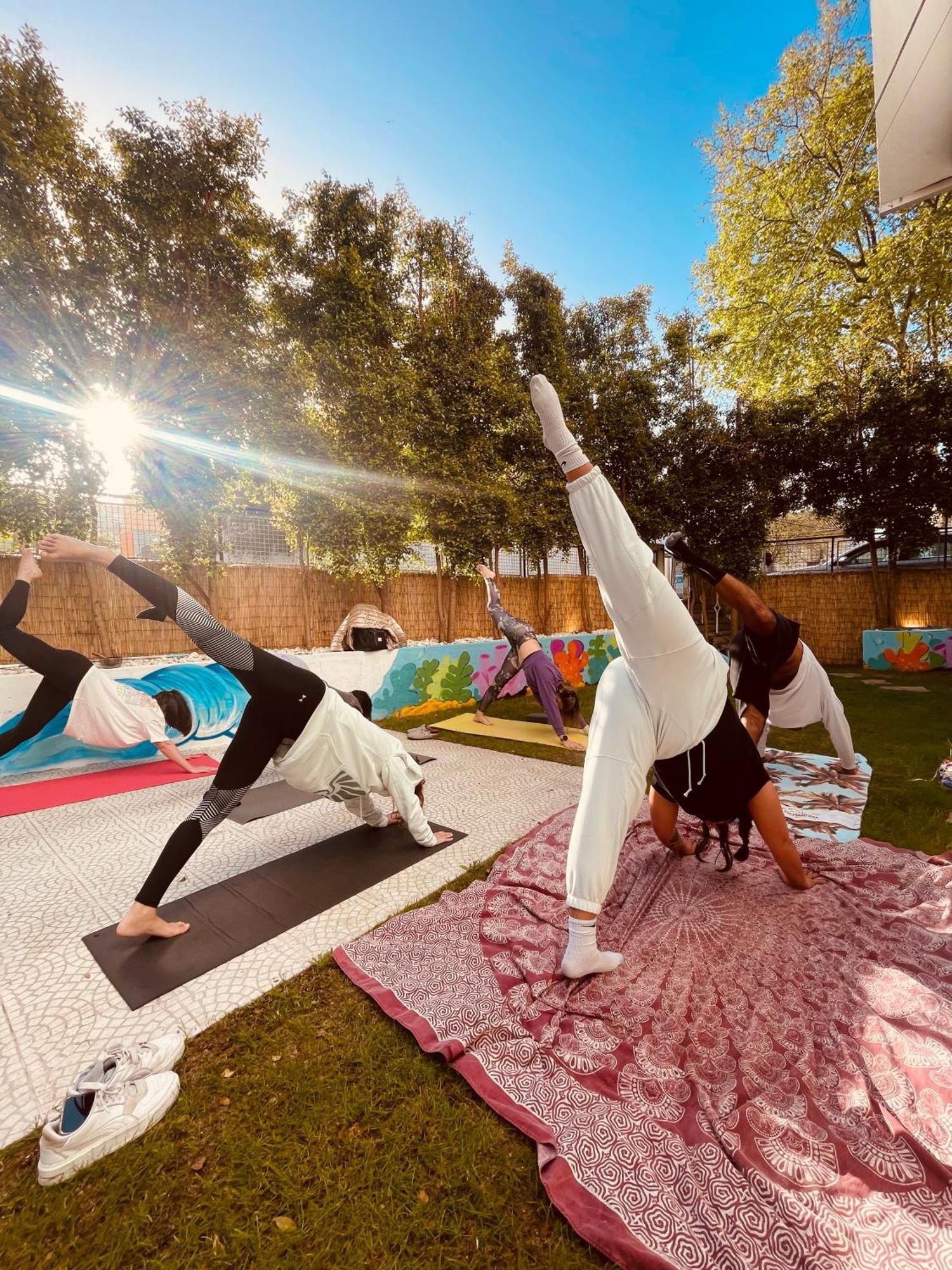 Lisbon Soul Surf Camp Hostel Cascais Bagian luar foto